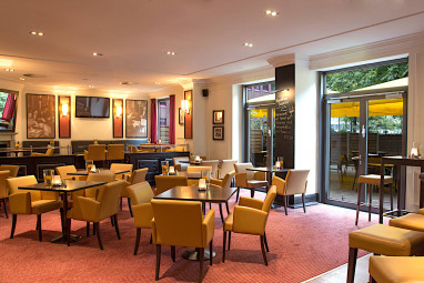 Courtyard by Marriott Düsseldorf Hafen: Bar/Salón