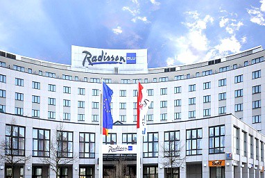 Radisson Blu Hotel Cottbus: Exterior View