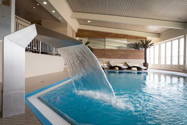 Radisson Blu Hotel Cottbus: Piscina