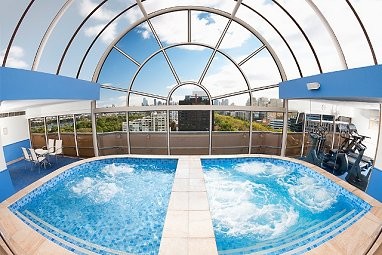 St Kilda Road Parkview Hotel: Piscina