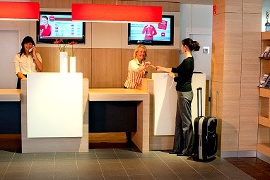 Ibis Regensburg City: Lobby