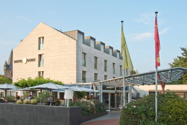 Hotel Gude: Buitenaanzicht