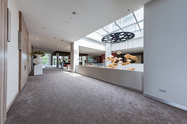 Van der Valk Hotel Düsseldorf: Lobby