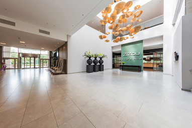 Van der Valk Hotel Düsseldorf: Lobby