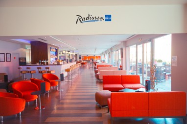 Radisson Blu Hotel Toulouse Airport: Bar/lounge