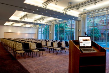 Townhouse Hotel: Meeting Room