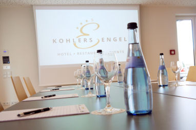 Kohlers Engel: Sala de conferencia