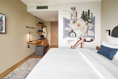 June Six Hotel Berlin City West: Room