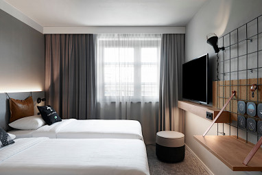 Moxy Hotel Cologne Bonn Airport: Zimmer