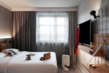 Moxy Hotel Cologne Bonn Airport: Zimmer