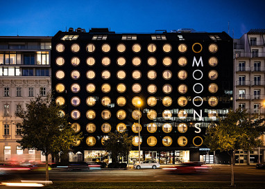 MOOONS Vienna: Außenansicht